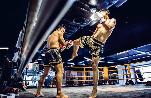 Quelles sont les différences entre le muay thaï et la boxe thaï ?